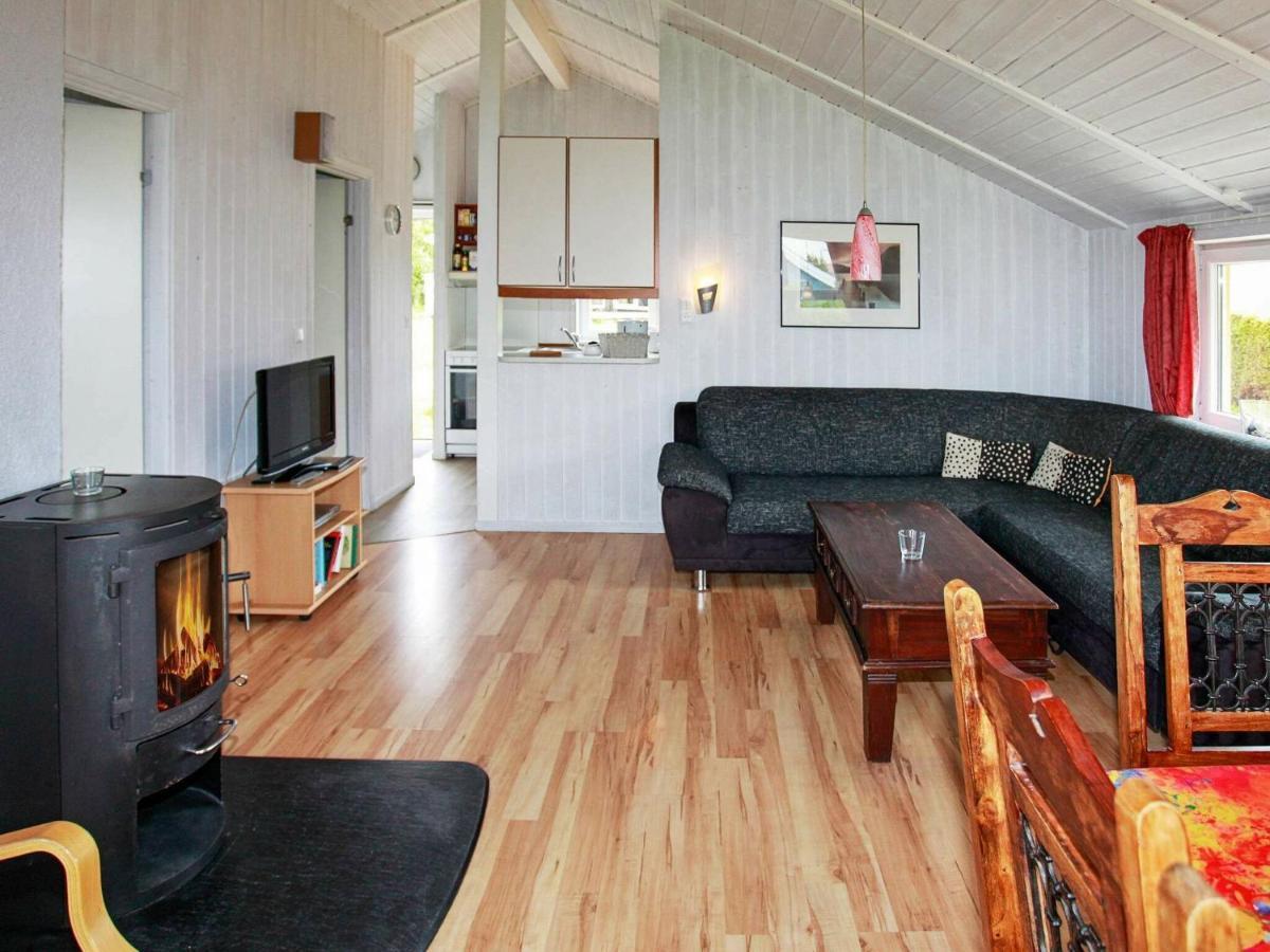6 Person Holiday Home In Gelting Rom bilde