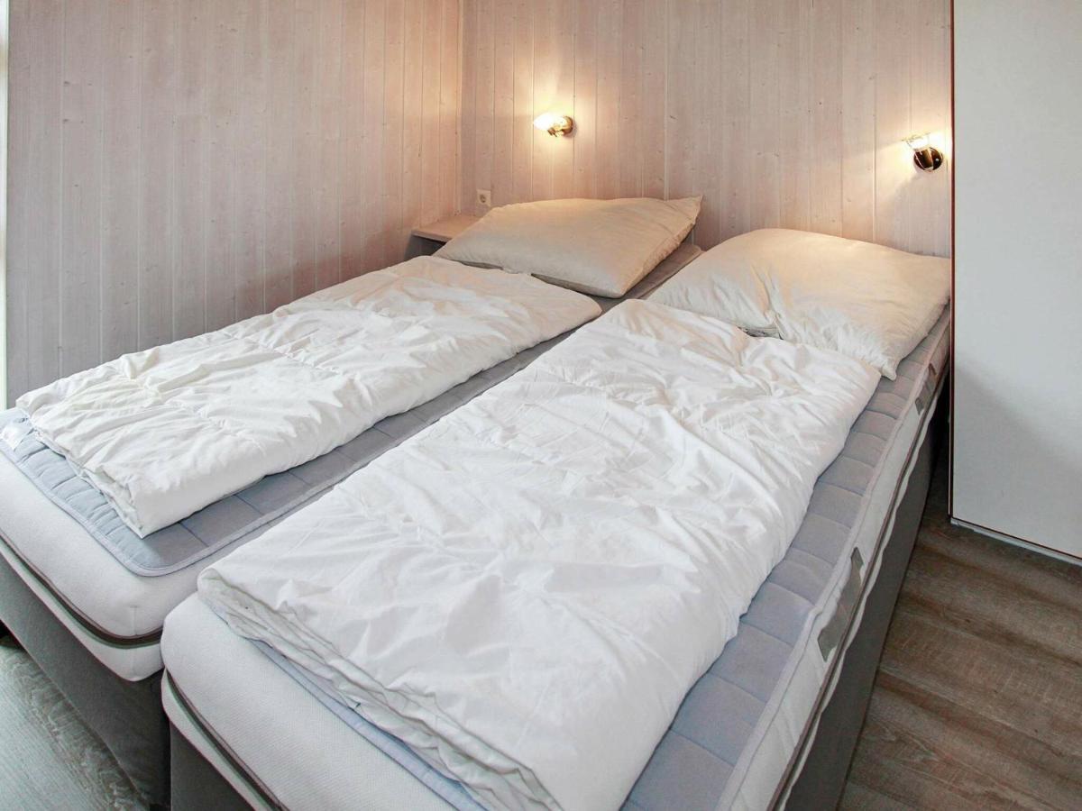 6 Person Holiday Home In Gelting Rom bilde